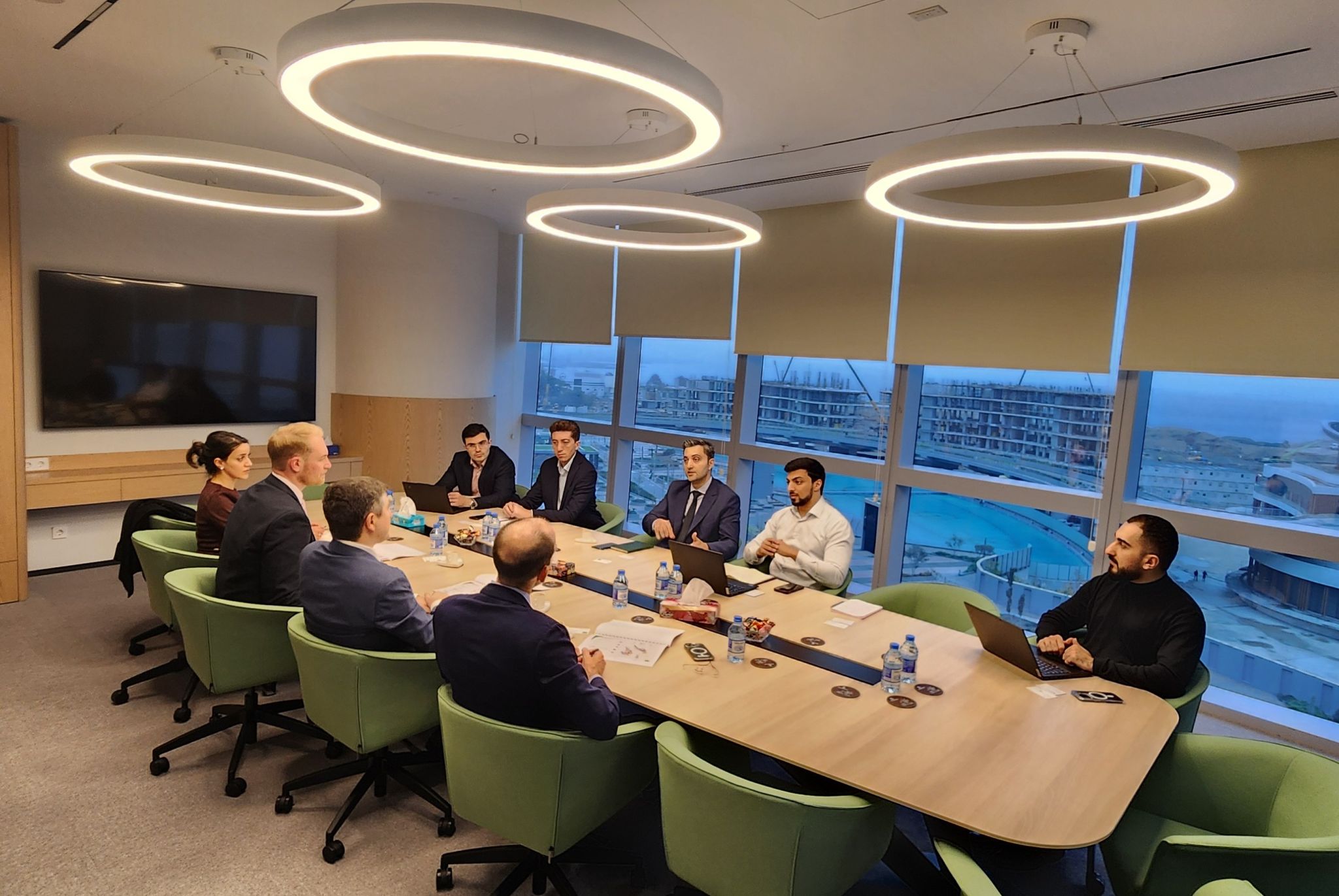SOCAR Green meets GECO and Xlinks to discuss renewable energy cooperation